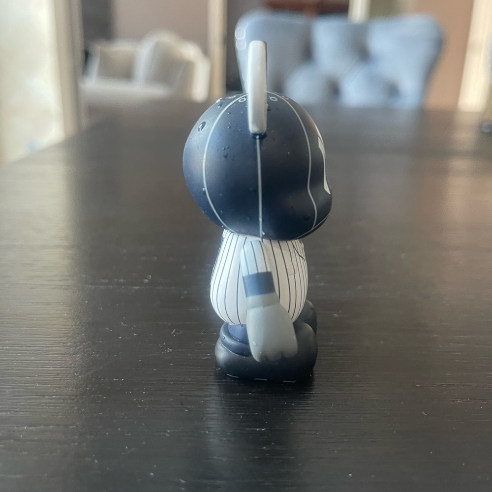 Disney Vinylmation New York Yankees Vinyl Figure - Picture 4 of 4